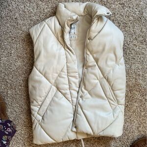 Abercrombie & Fitch Off-White Quilted Vest